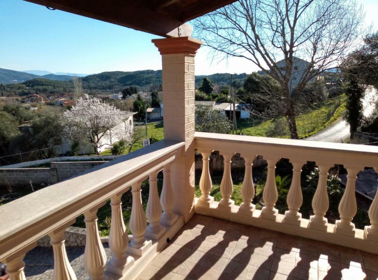 Villa Silvia Agios Matthaios  Exterior photo
