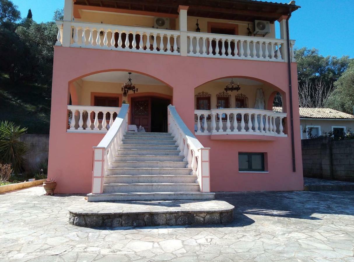 Villa Silvia Agios Matthaios  Exterior photo